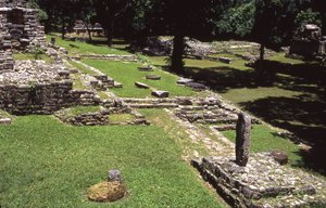 منظر لموقع Yaxchilan ، الفترة الكلاسيكية المتأخرة 600-900 م